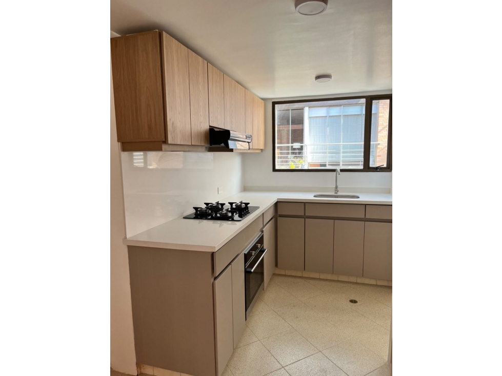 Apartamento en Arriendo Chico Navarra — foto 3