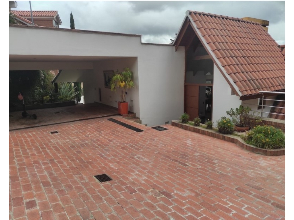 CASA CAMPESTRE EN BOGOTA - BOSQUE DE PINOS - 1