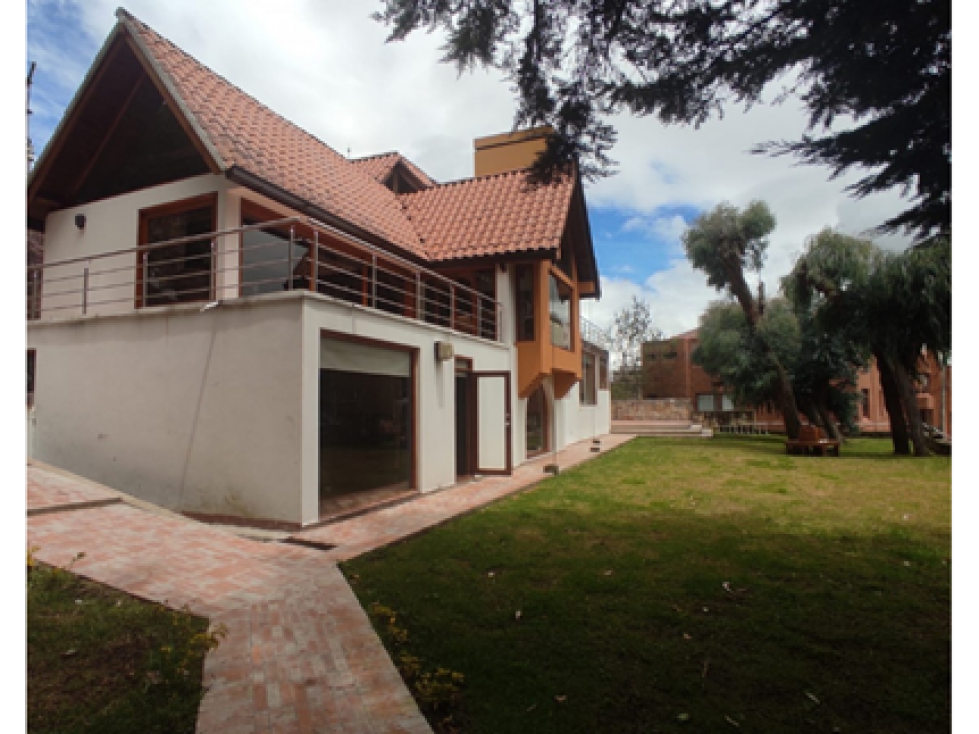 CASA EN ARRIENDO EN BOSQUE DE PINOS - 2