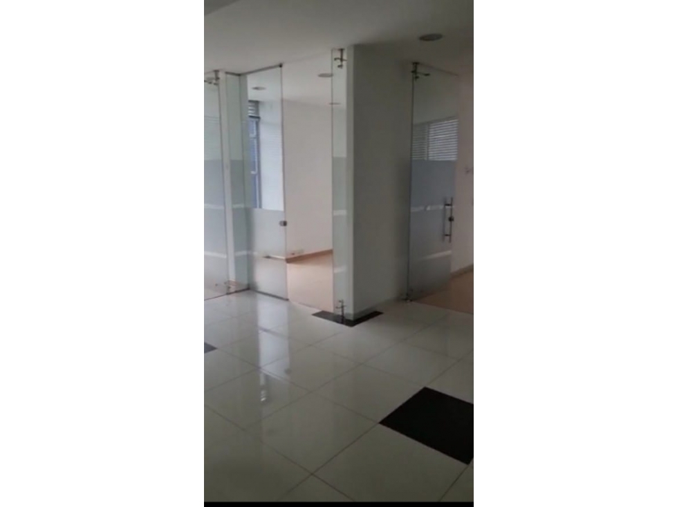 OFICINA EN VENTA- ARRIENDO CRA 7 CALLE 147 AL NORTE — foto 2