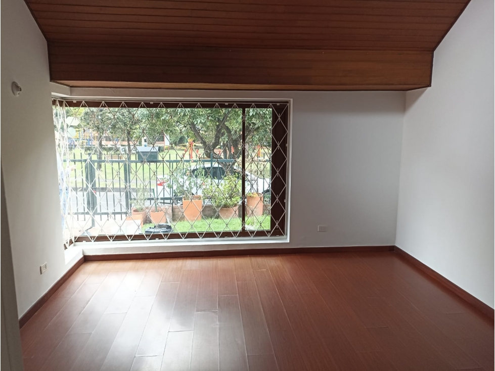 Arriendo Casa en Belmira 220 m2 - 2