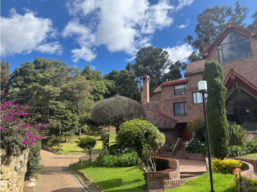 Casa en venta Suba Naranjos 405 m2 con 43 m2 de Terraza