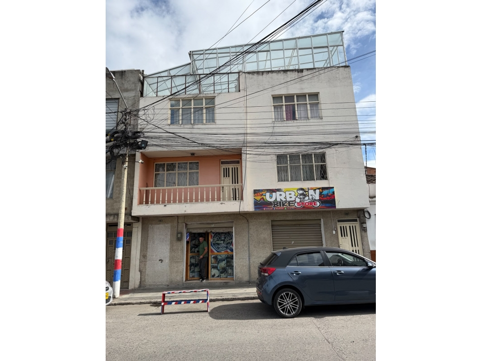 CASA CON 2 LOCALES COMERCIALES EN VENTA BARRIO SAN VICENTE IPIALES