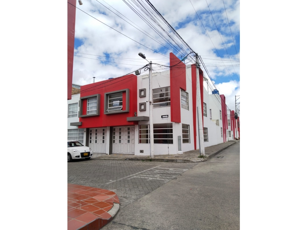 CASA EN ARRENDAMIENTO CONJUNTO CERRADO ALTAMIRA