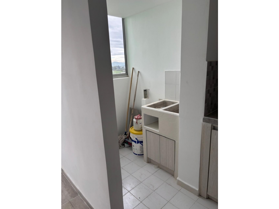 VENDO APARTAMENTO EDIFICIO SAN SEBASTIAN TORRE 2 - 4