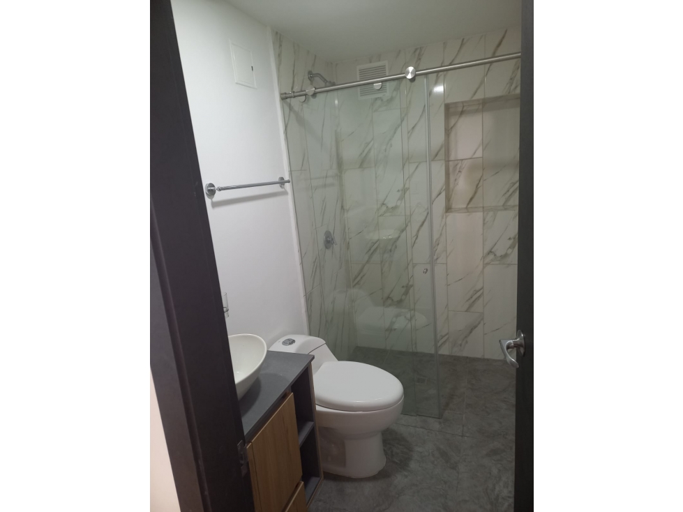 APARTAMENTO EN ARRENDAMIENTO EDIFICIO MARANDA — foto 2