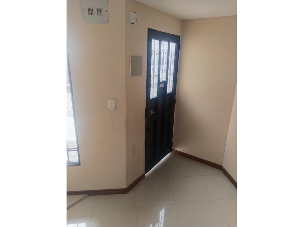 VENDO APARTAMENTO BARRIO VERACRUZ CERCA A UNICENTRO — foto 2