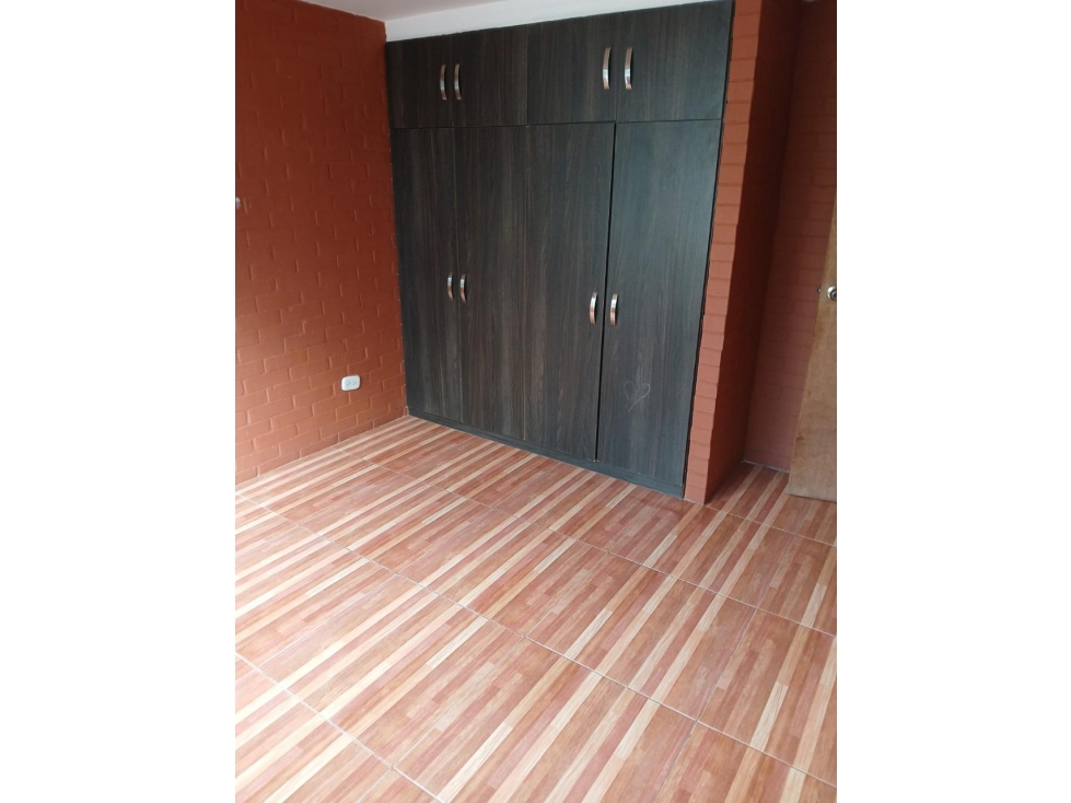 VENDO CASA EN CAMINOS DE ARAGON 1 - 3