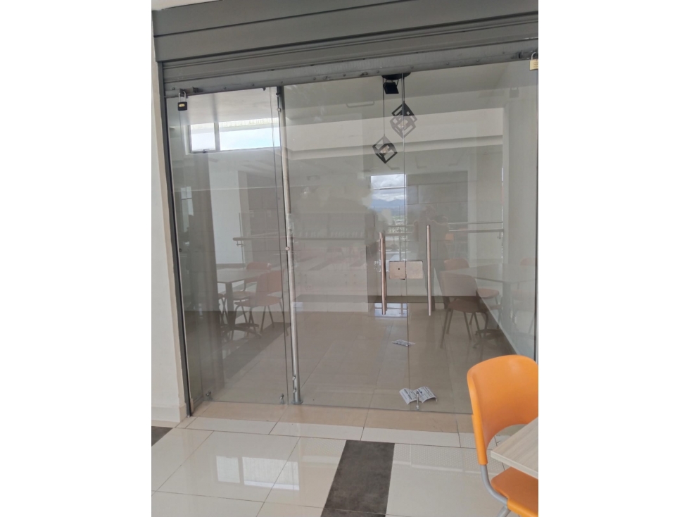 VENDO LOCAL EDIFICIO TORRE EMPRESARIAL - 3