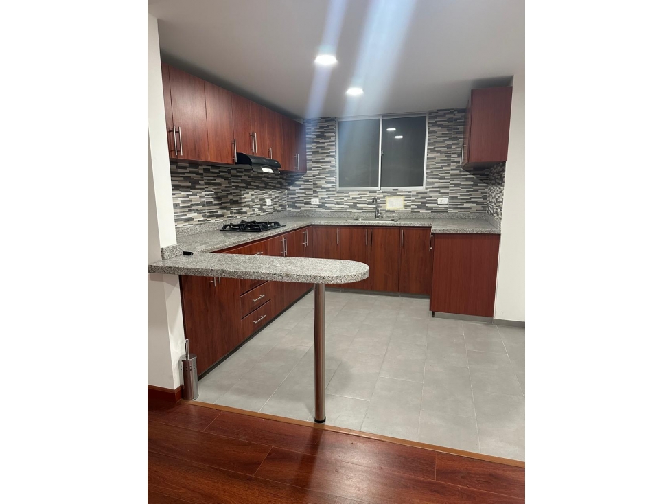 VENDO APARTAMENTO EDIFICIO LOS ALMENDROS - 3