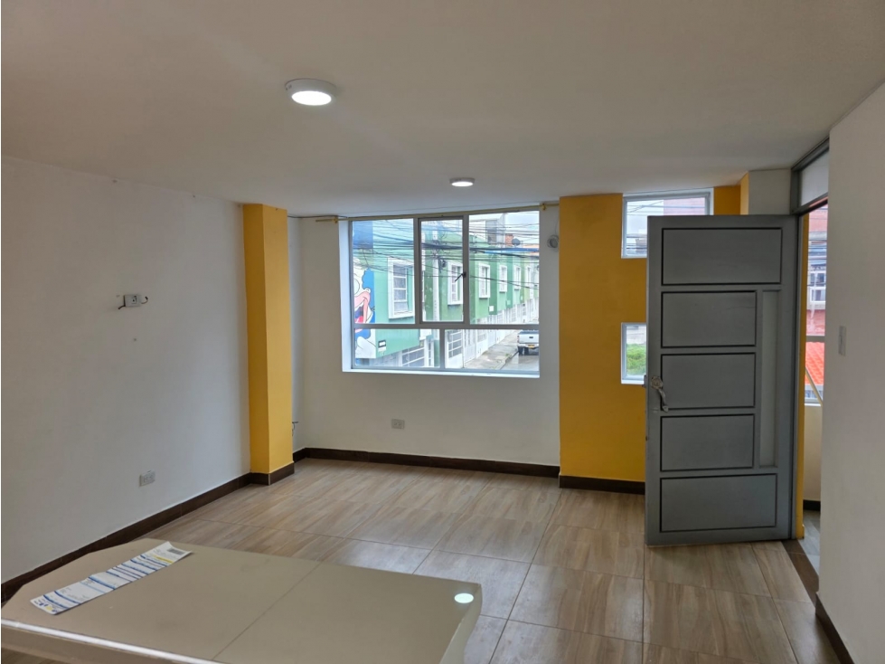 CASA EN VENTA CON 3 APARTAMENTOS Y TERRAZA SECTOR ALTAMIRA — foto 2
