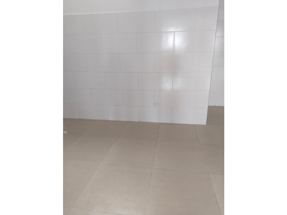 VENDO LOCAL EDIFICIO TORRE EMPRESARIAL - 5