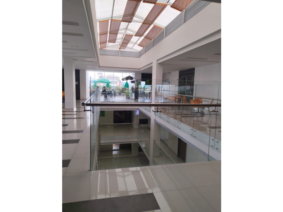 VENDO LOCAL EDIFICIO TORRE EMPRESARIAL - 1