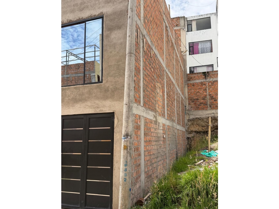VENDO CASA CON DOBLE APTO BARRIO BUAMBILES IPIALES — foto 2