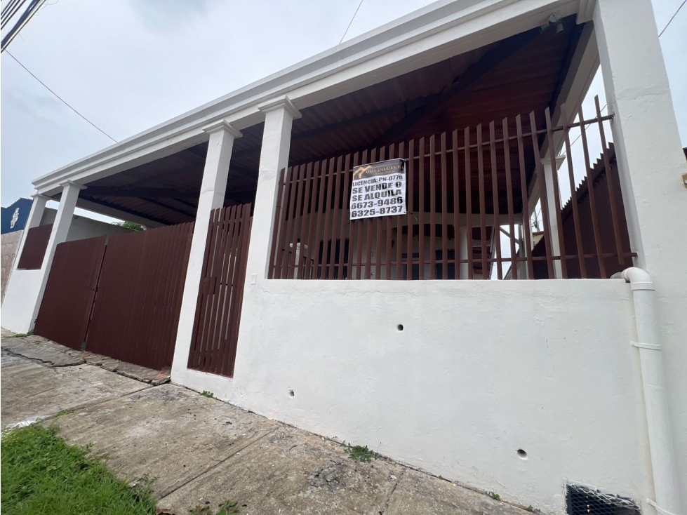 CASA EN VENTA EN BRISAS DEL GOLF