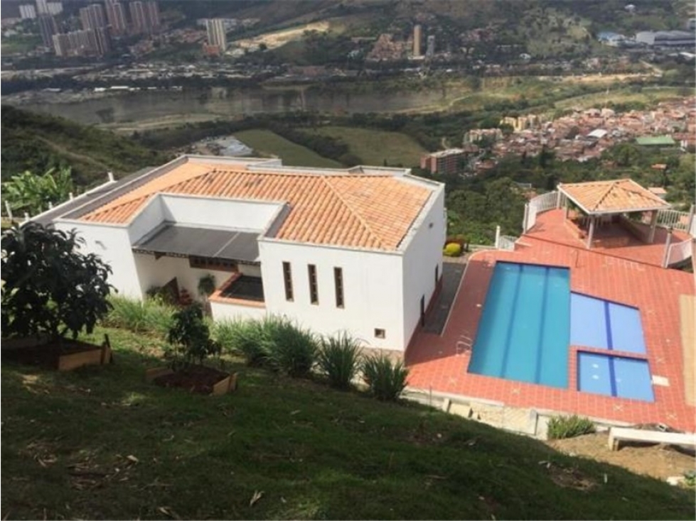 VENDO CASA CAMPESTRE EN COPACABANA PARTE BAJA
