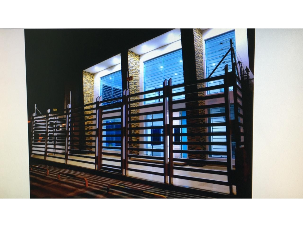 ARRIENDO CASA COMERCIAL LAS DELICIAS