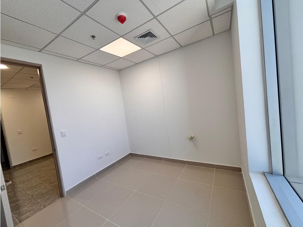 ARRIENDO CONSULTORIOS SECTOR PORTO AZUL canon+ Admon+ IVA — foto 4