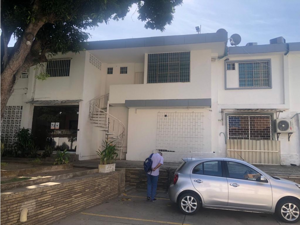 ARRIENDO OFICINA AMOBLADA EL PRADO — foto 3