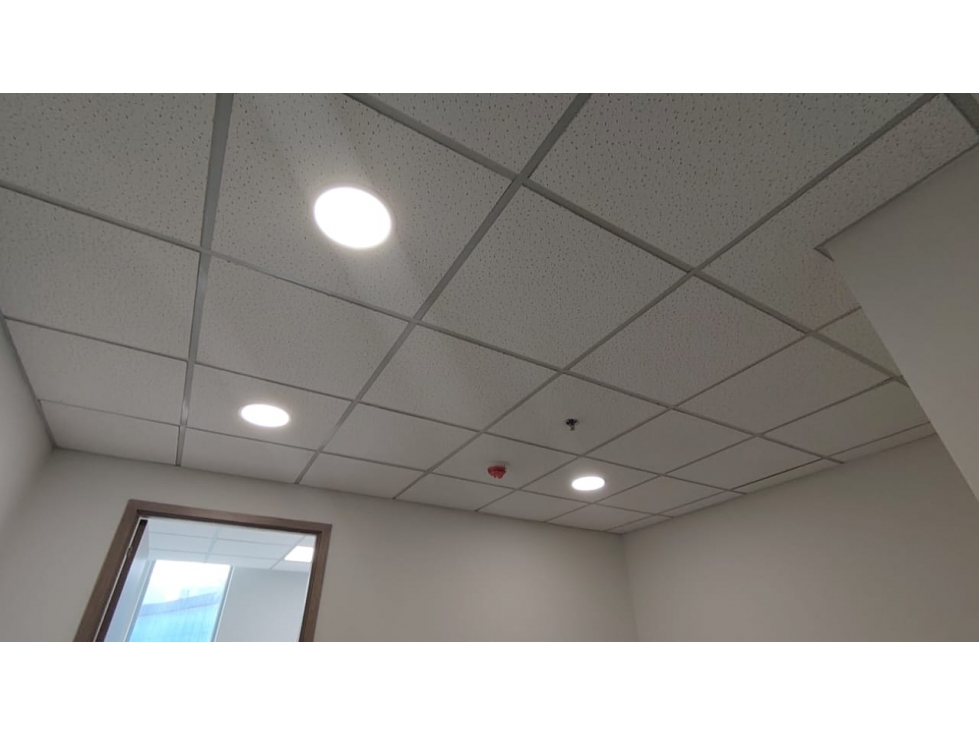 ARRIENDO CONSULTORIOS SECTOR PORTO AZUL canon+adm+IVA — foto 4