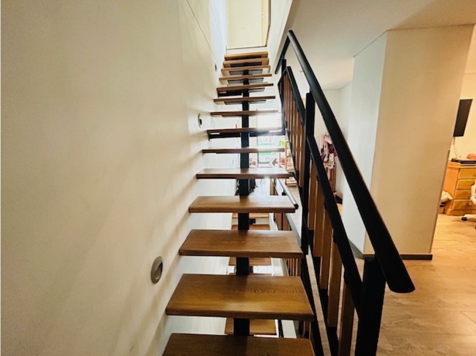 Apto Chapinero exterior con balcón y terraza — foto 6