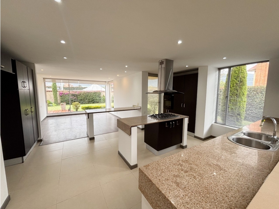 MM262 - CASA EN CONJUNTO CERRADO CON PATIO Y JARDIN — foto 5