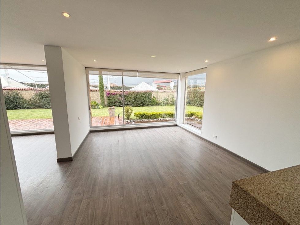 MM262 - CASA EN CONJUNTO CERRADO CON PATIO Y JARDIN — foto 4
