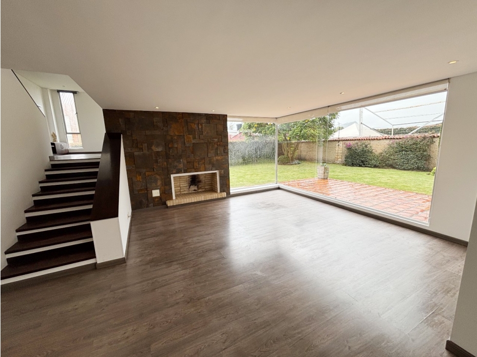 MM262 - CASA EN CONJUNTO CERRADO CON PATIO Y JARDIN — foto 2