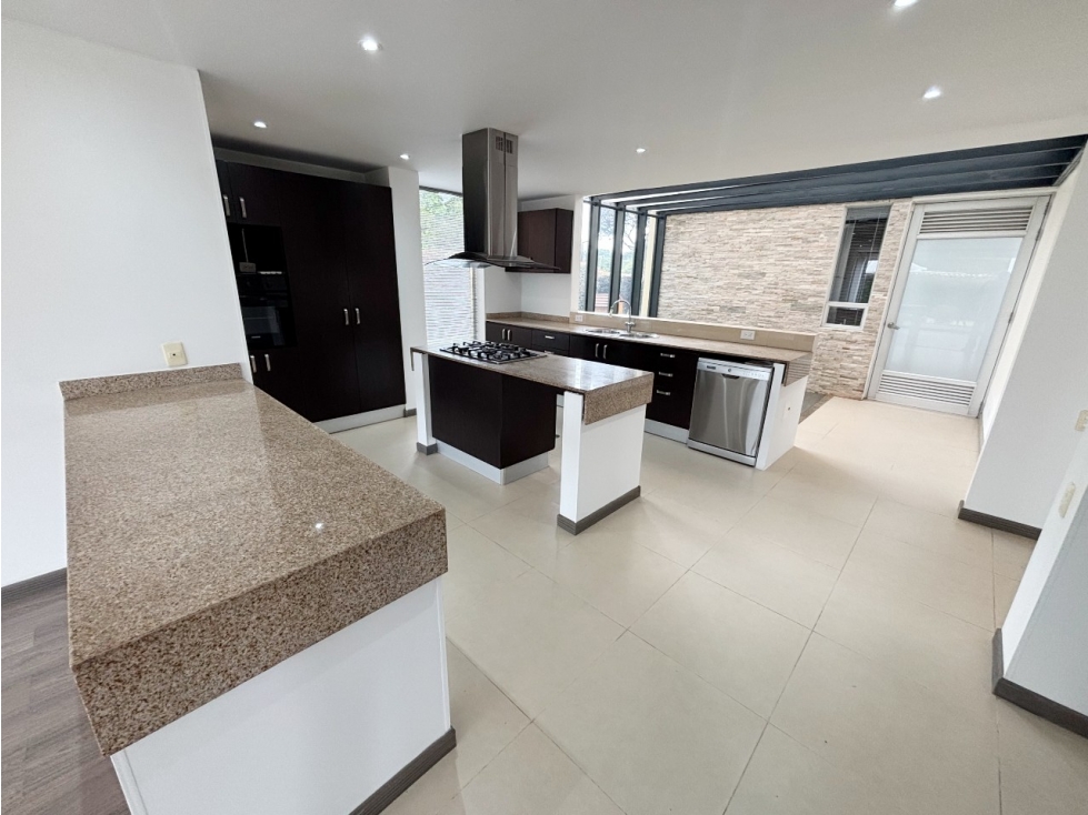 MM262 - CASA EN CONJUNTO CERRADO CON PATIO Y JARDIN — foto 6