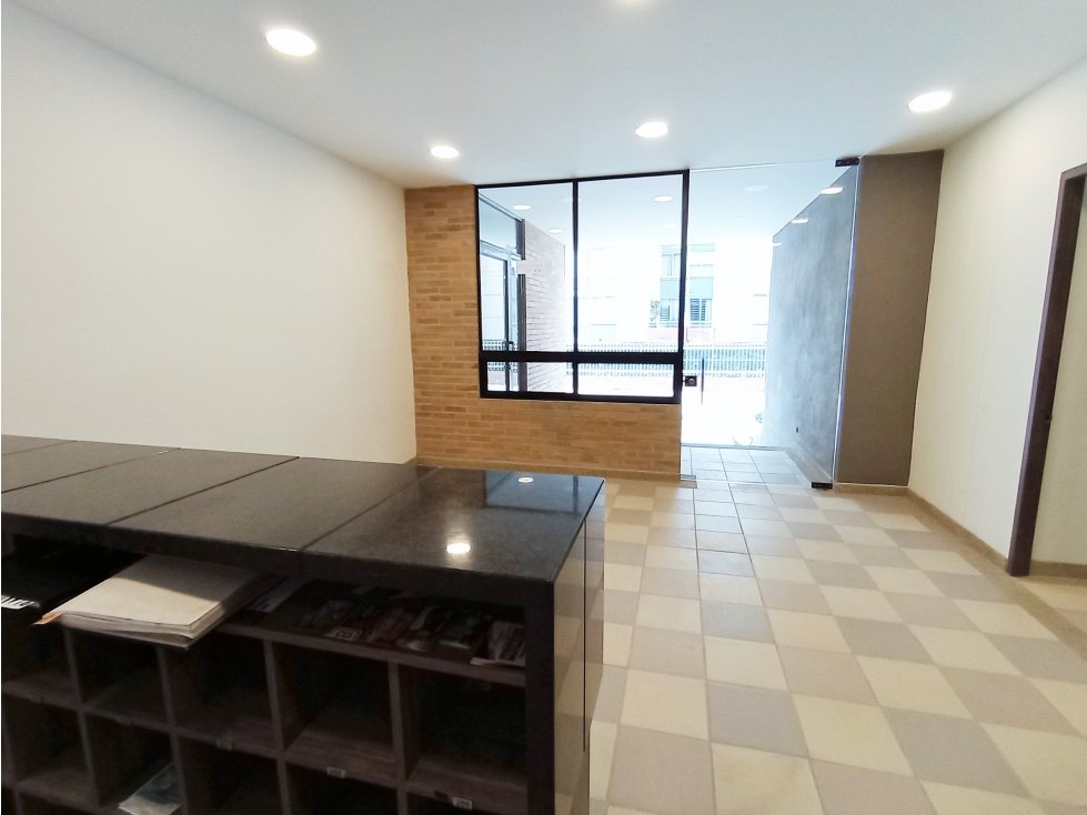 AG-34 LOCAL COMERCIAL EN LIJACA EN EDIFICIO PARA ESTRENAR — foto 3