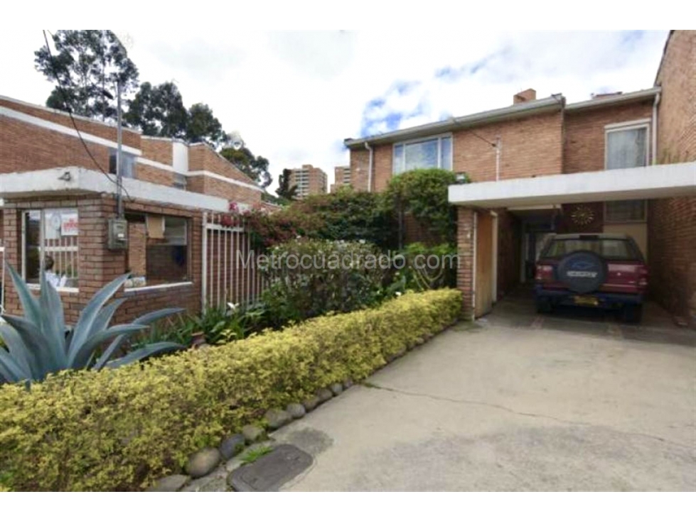 Casa en Niza con apto independiente rentando 1.800.000 mes