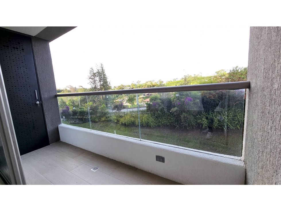 Venta apartamento en Rionegro, acogedor, con balcón y vista exterior — foto 3