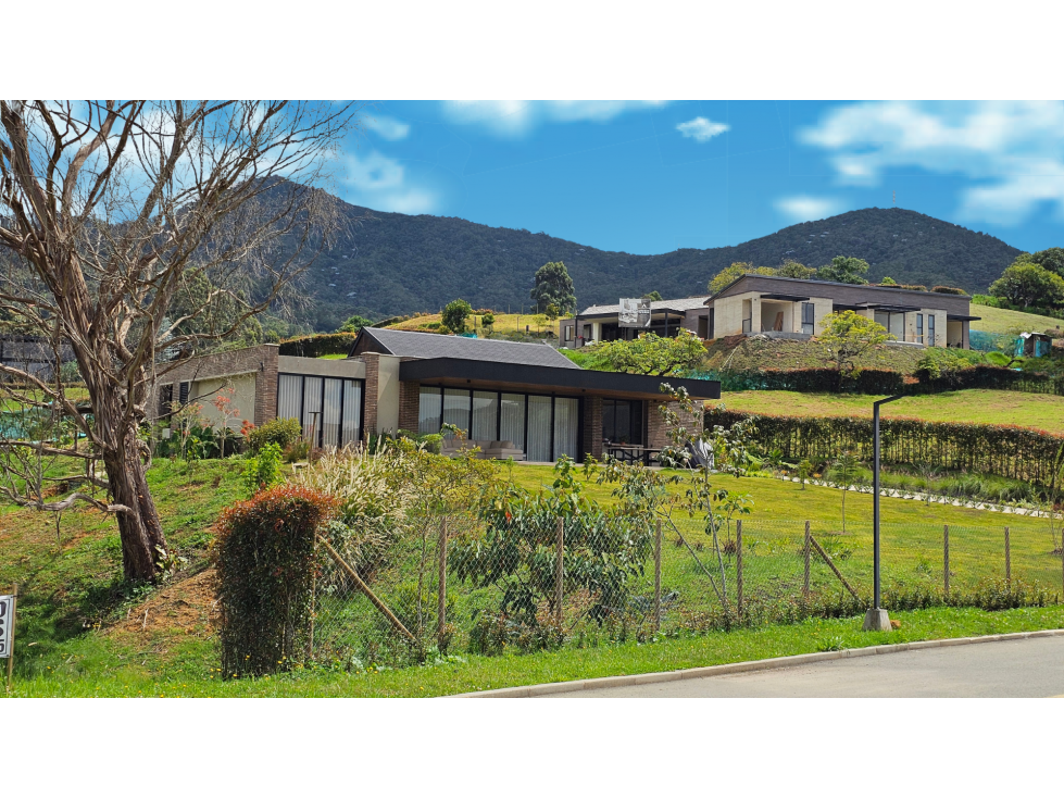 Venta de casa campestre en La Ceja con lote amplio y vista campestre