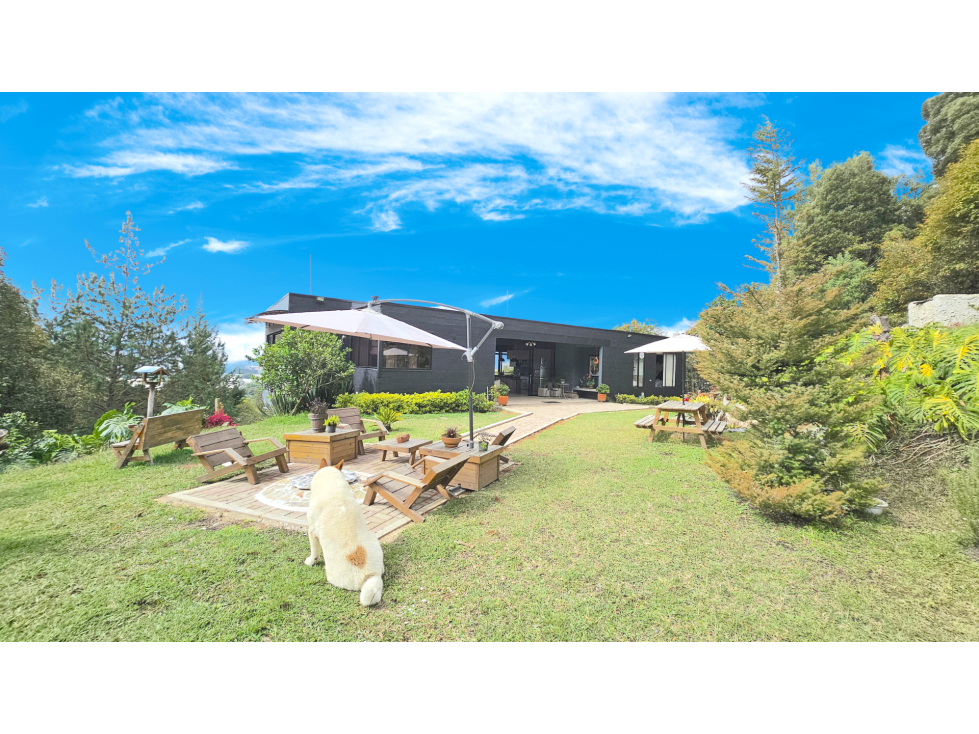 Venta casa campestre en La Ceja con vista preciosa y hermosos jardines — foto 2