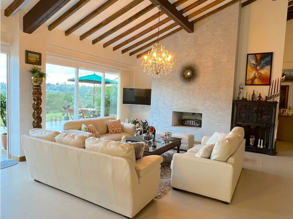 Venta finca El Retiro una cuadra, hermosa, posibilidad de caballerizas — foto 2