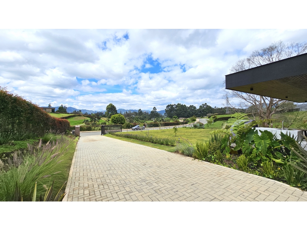 Venta de casa campestre en La Ceja con lote amplio y vista campestre — foto 6