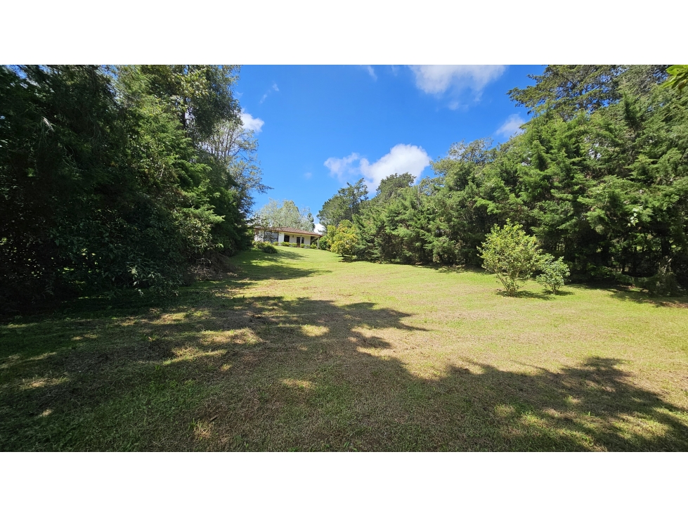 Venta de Finca en El Retiro, lote plano con casa y precio imperdible. — foto 3