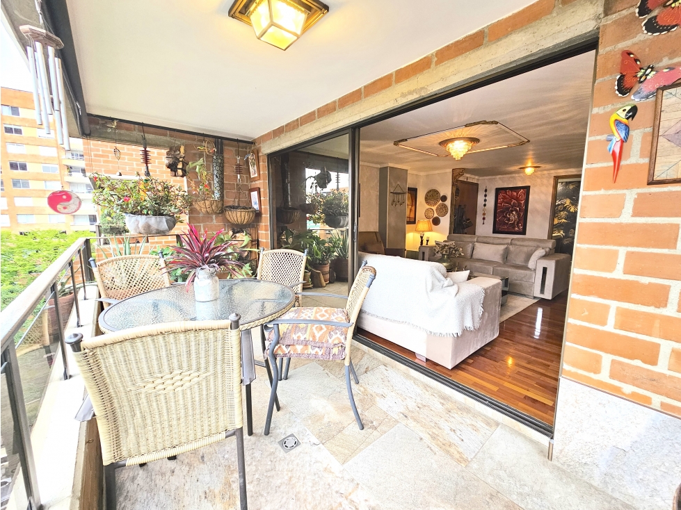 Venta apartamento en El Poblado, Castropol con vista y 3 parqueaderos — foto 4