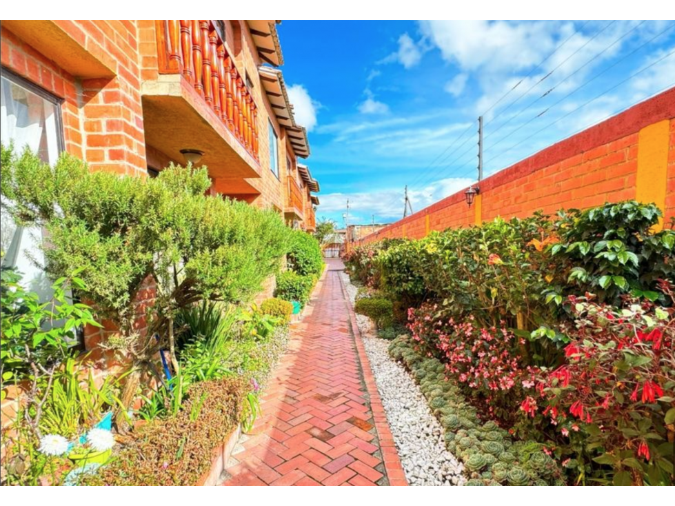 Casa en Venta en Chía, Cundinamarca amplia, esquinera y con patio. — foto 2