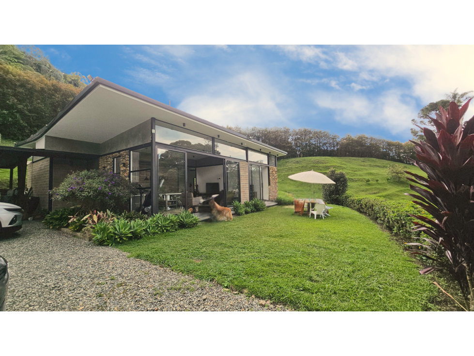 Venta casa campestre en El Retiro en sector de alta valorización