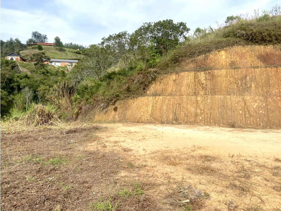 Venta de lote en San Vicente, precio negociable y facilidad de pago