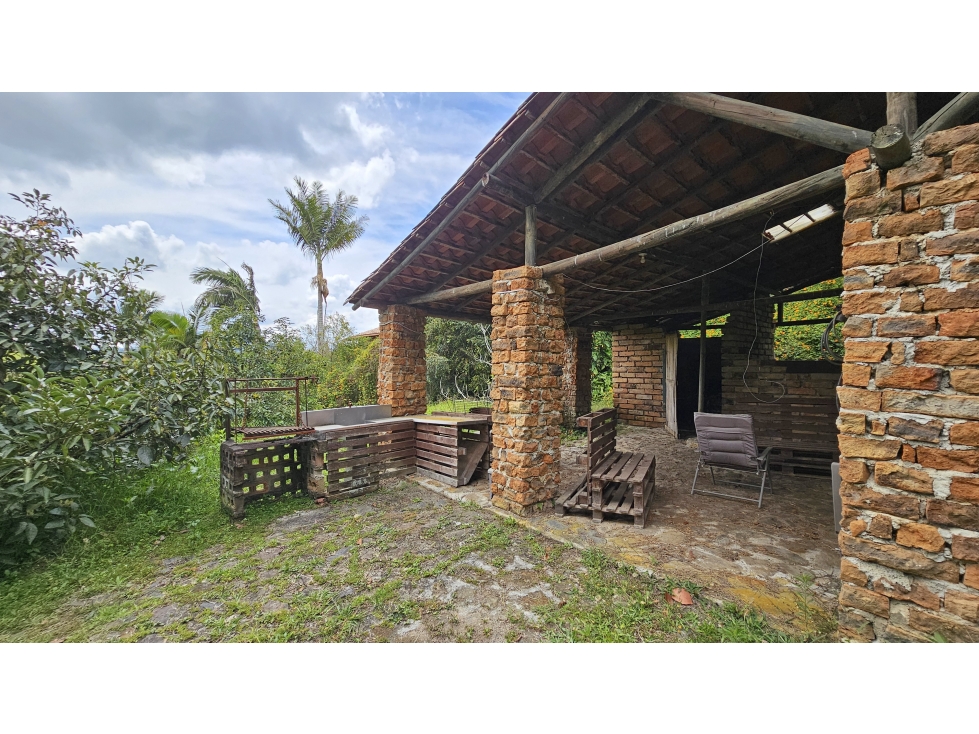 Venta finca en El Carmen de Viboral independiente con pesebreras — foto 4