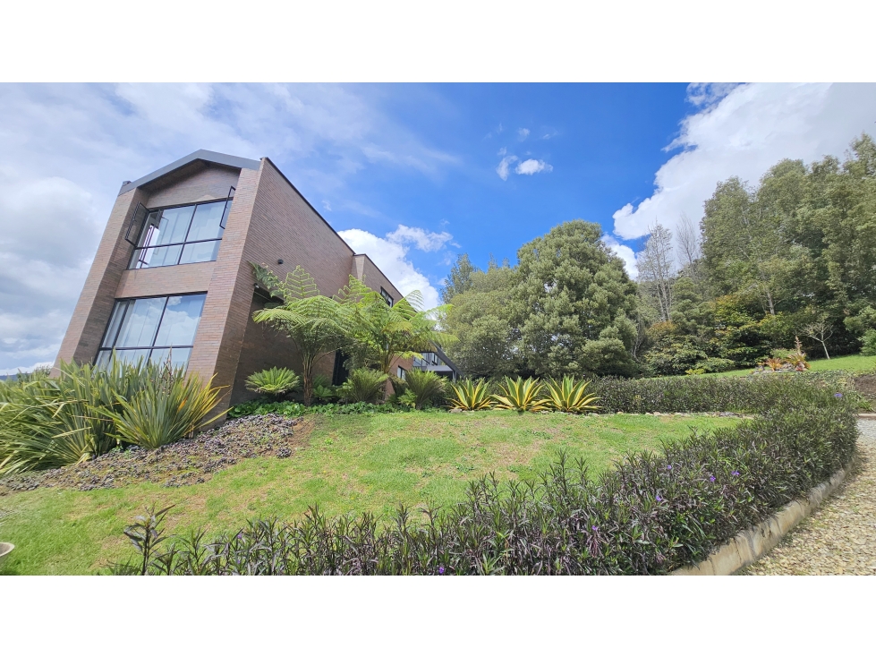 Venta casa campestre en La Ceja, exclusiva y moderna de alto nivel — foto 2