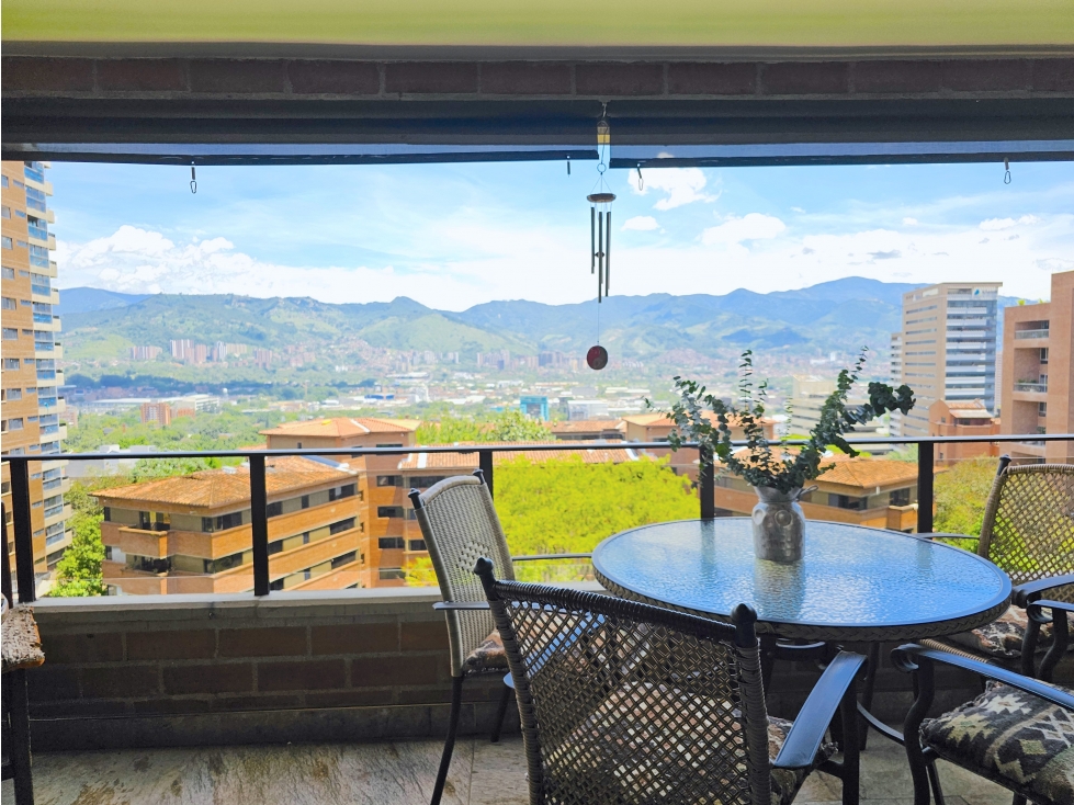 Venta apartamento en El Poblado, Castropol con vista y 3 parqueaderos — foto 3