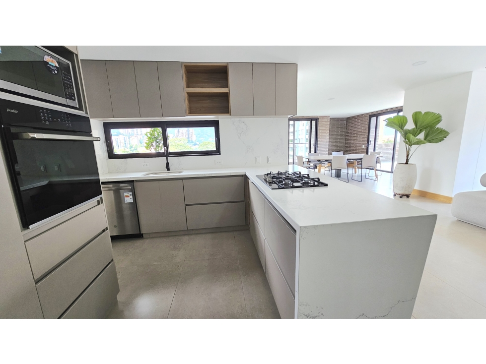 Venta Apartamento Envigado, amplios espacios a excelente precio