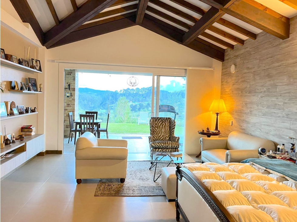 Venta finca El Retiro una cuadra, hermosa, posibilidad de caballerizas — foto 3