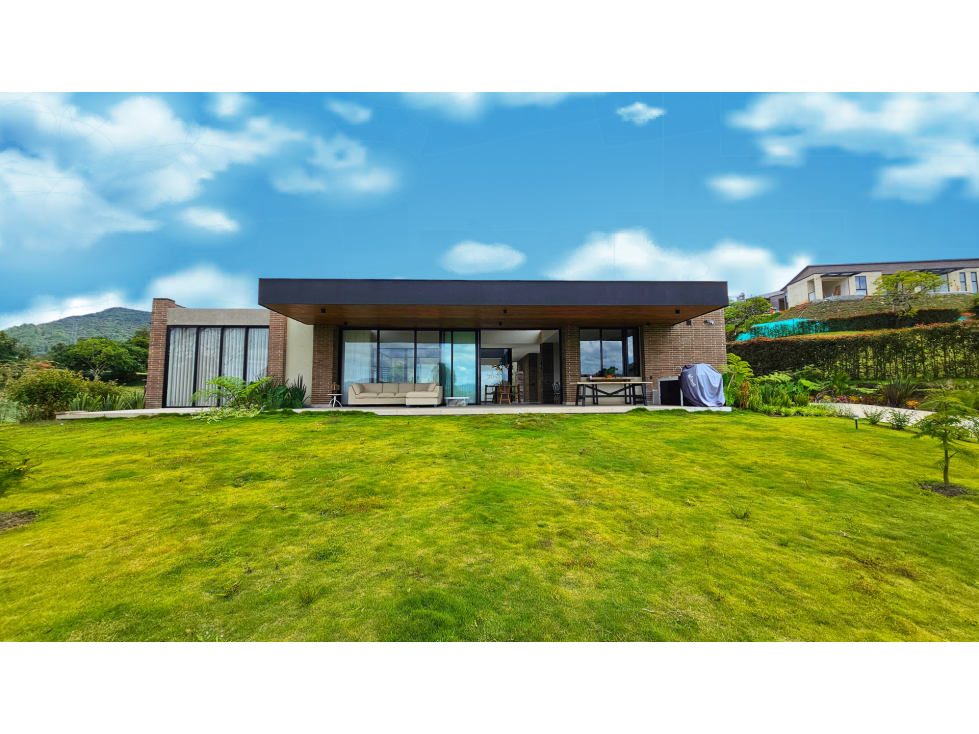 Venta de casa campestre en La Ceja con lote amplio y vista campestre — foto 2