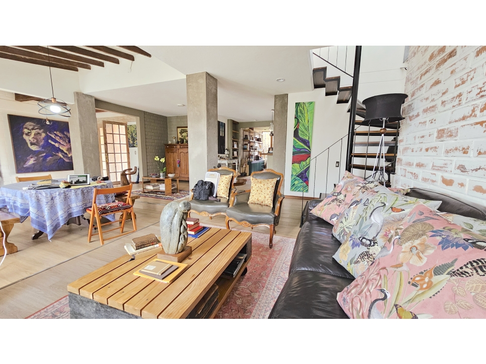 Venta de casa en El Retiro con jardín y terraza, urbanización segura