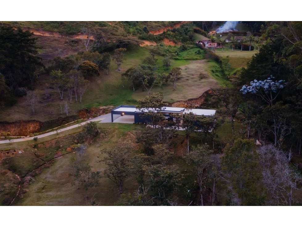 Finca en venta para estrenar en Rionegro, con vista y agua natural. — foto 5