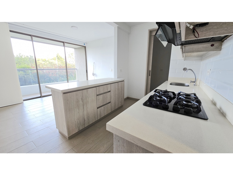 Venta apartamento en Rionegro, acogedor, con balcón y vista exterior
